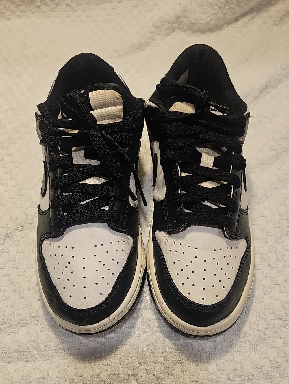 Nike Men's Black and White Low-Top Sneakers